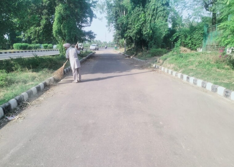 undefined, dera bassi  137 Sq.Yd. Plot In Dera Bassi Mohali 8356619