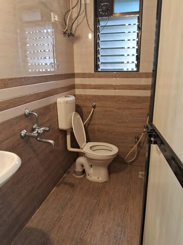 Master Bedroom in 2.5 BHK Apartment at Shell Colony, Chembur – for Rent