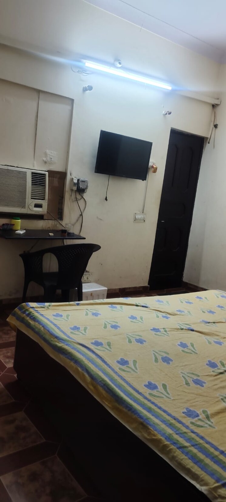 Room, sector 15 Pg For Boys & Girls In Sector 15 8356737