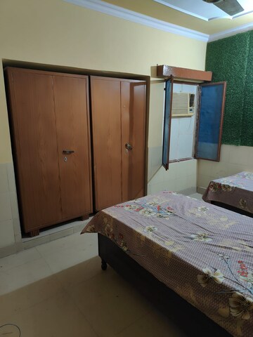Room in  Pg at Sector 15 – for Rent