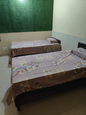 Room in  Pg at Sector 15 – for Rent