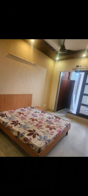 Bedroom in 3 BHK Apartment at Milton Tower, Vip Road – for Rent