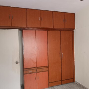 Furnished Amenities in 2 BHK Apartment at Riddhi Gardens CHS, Riddhi Gardens – for Rent