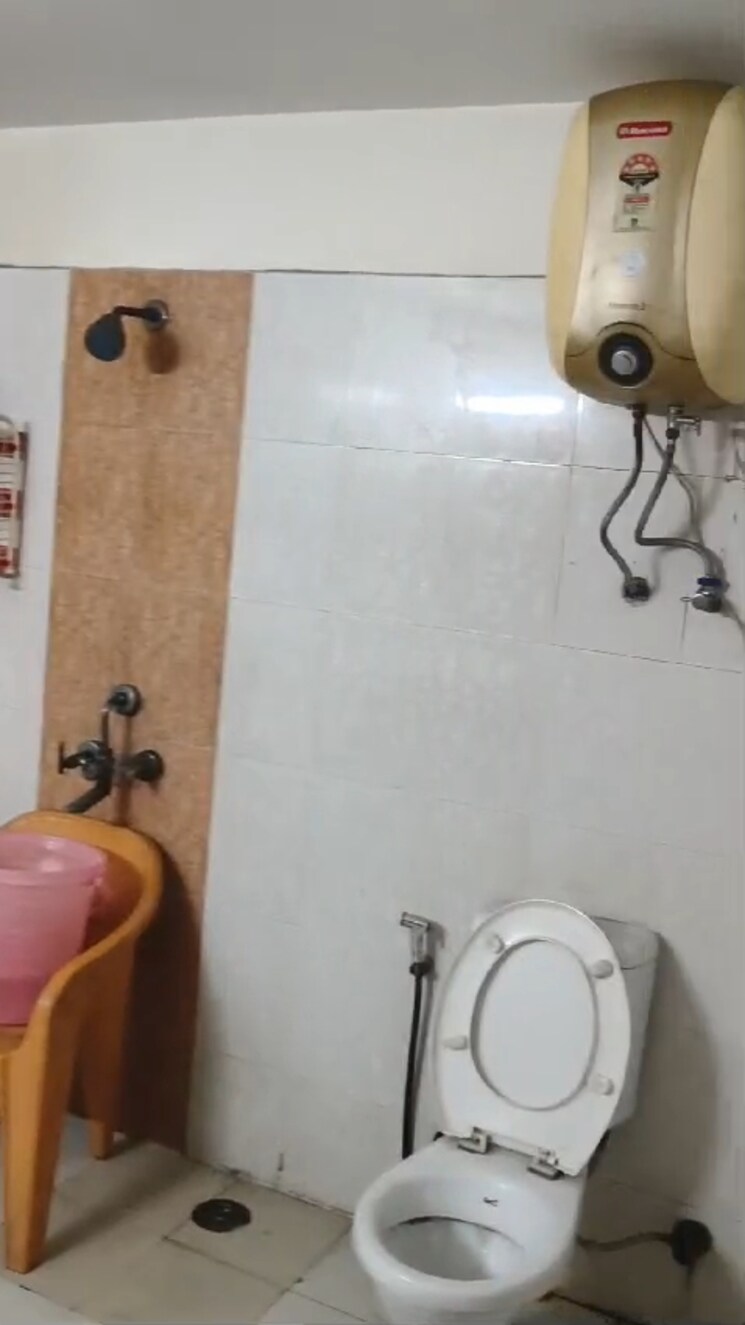 Bathroom, surya-kanishk-tower 3 Bedroom 2465 Sq.Ft. Apartment In Vaishali Sector 4 Ghaziabad 8356791