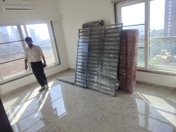 Room in 2 BHK Apartment at Shivaji Park – for Rent