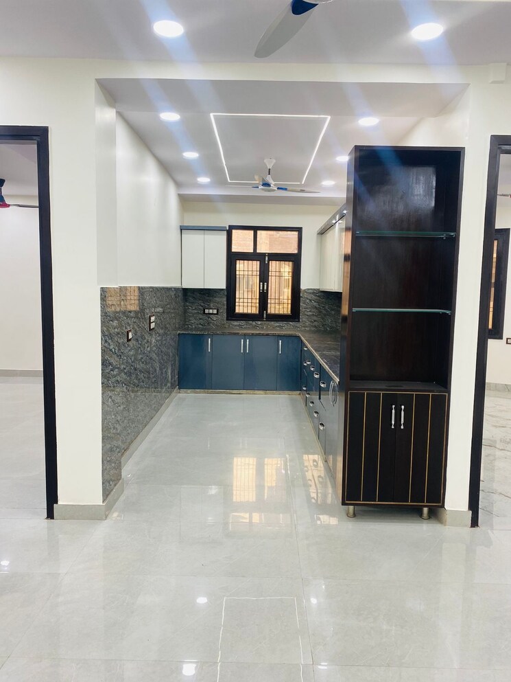 Kitchen, baba colony 4 Bedroom 1350 Sq.Ft. Builder Floor In Baba Colony Delhi 8356913