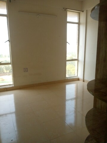 Room in 2 BHK Apartment at Conscient Habitat, Sector 99a – for Rent