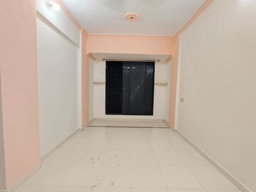 Room in 1 BHK Apartment at Seawoods – for Sale