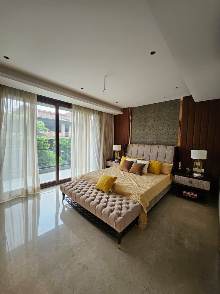 Living Room, sector 23 5 Bedroom 250 Sq.Mt. Villa In Sector 23 Noida 8357036