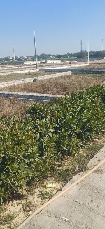  Plot For Sale in Jewar