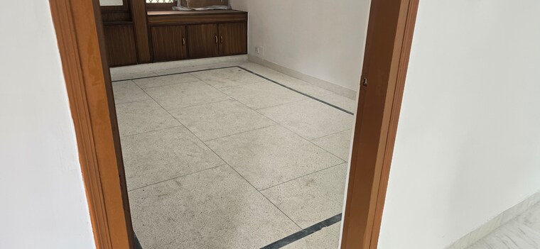 Room, sector 23 dwarka 3 Bedroom 1600 Sq.Ft. Apartment In Sector 23 Dwarka Delhi 8357206