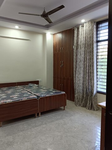 Room in  Pg at Sector 62 – for Rent