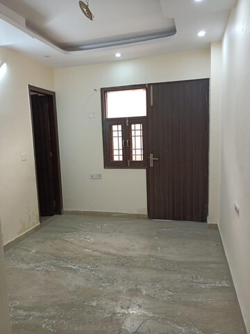 Room in 1.5 BHK Builder Floor at Gagan Vihar – for Rent
