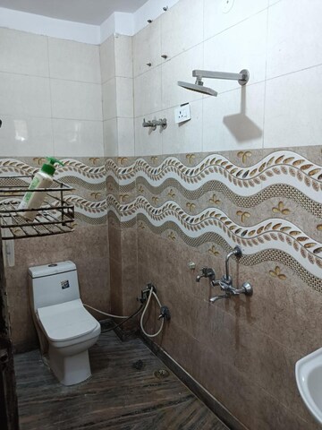 Bathroom in 1.5 BHK Builder Floor at Gagan Vihar – for Rent