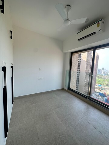 Room in 2 BHK Apartment at Kanakia Silicon Valley, Powai – for Rent