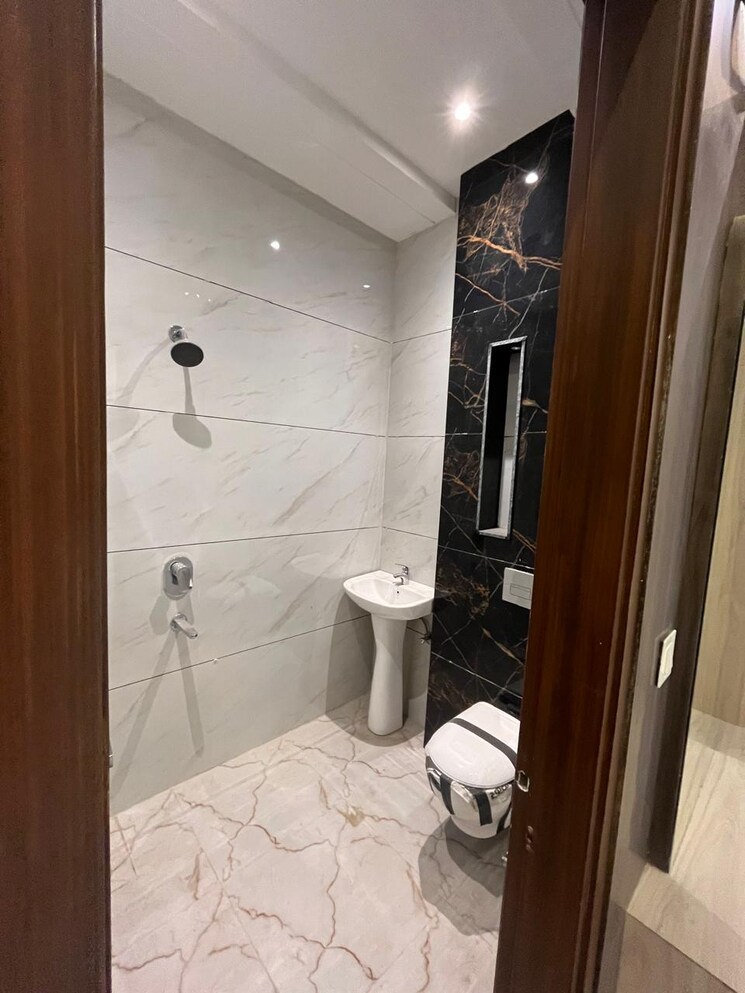 Bathroom, kharar mohali road 3 Bedroom 115 Sq.Yd. Independent House In Kharar Mohali Road Kharar 8357418