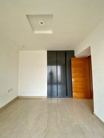 Room in 3 BHK Apartment at Peer Mucchalla – for Sale