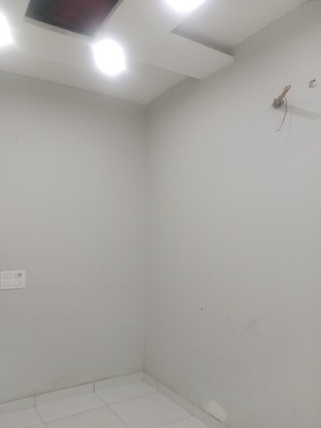 Room in 2 BHK Builder Floor at Ansals Sushant City – for Rent