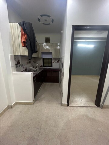 Kitchen in 1.5 BHK Builder Floor at Laxmi Nagar – for Rent