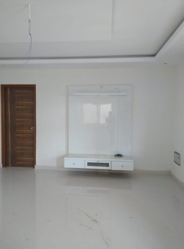 Room in 3 BHK Apartment at Red Hills – for Sale