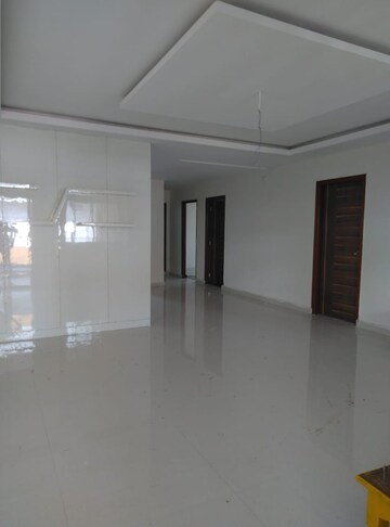 Room in 4 BHK Apartment at Red Hills – for Sale