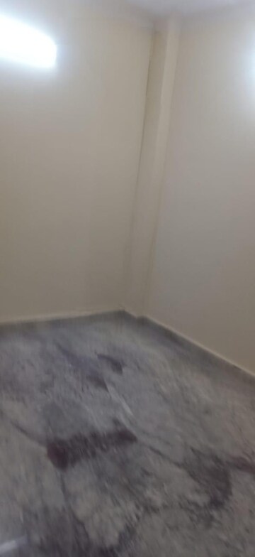Room in 1.5 BHK Builder Floor at Laxmi Nagar – for Rent