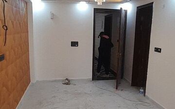 2 BHK Builder Floor For Rent in Chattarpur