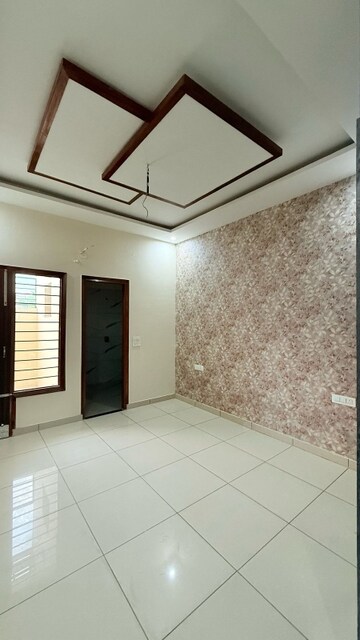 Room in 4 BHK Independent House at Kharar Road – for Sale