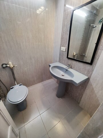 Bathroom in 4 BHK Apartment at Alipore – for Rent