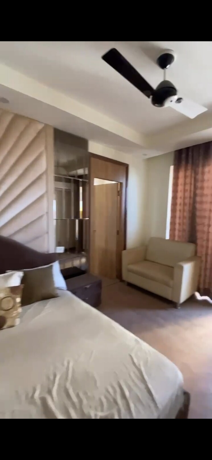 Room, sector 70 3 Bedroom 2500 Sq.Ft. Apartment In Sector 70 Faridabad 8358031