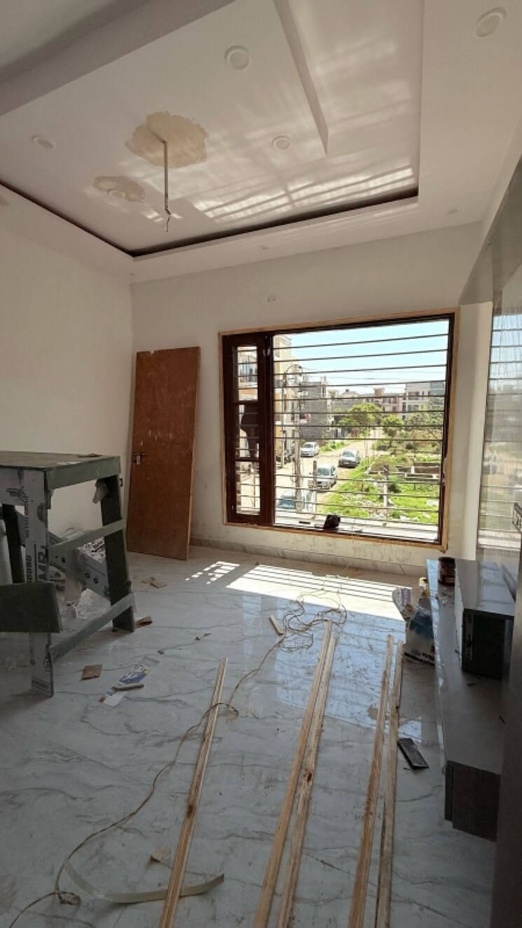  Parking, kharar 3 Bedroom 110 Sq.Yd. Villa In Kharar Mohali 8358165