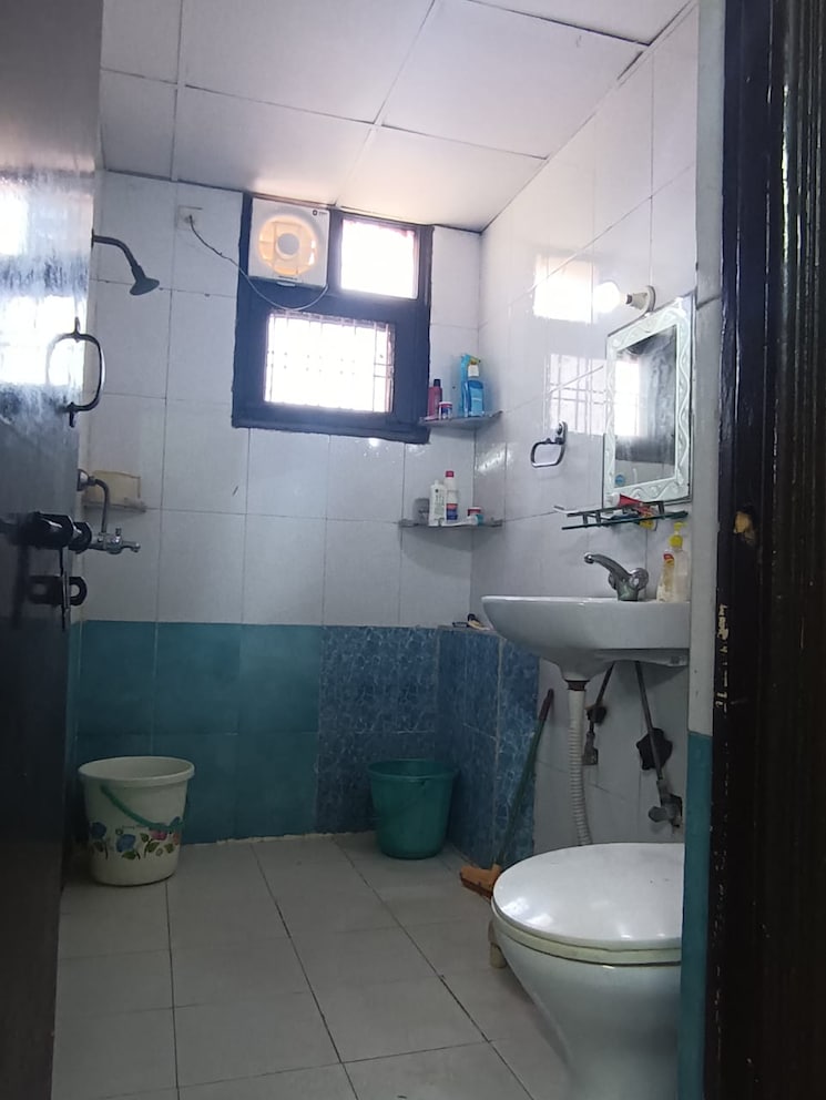 Bathroom, srs-residency 2 Bedroom 1304 Sq.Ft. Apartment In Sector 88 Faridabad 8358185