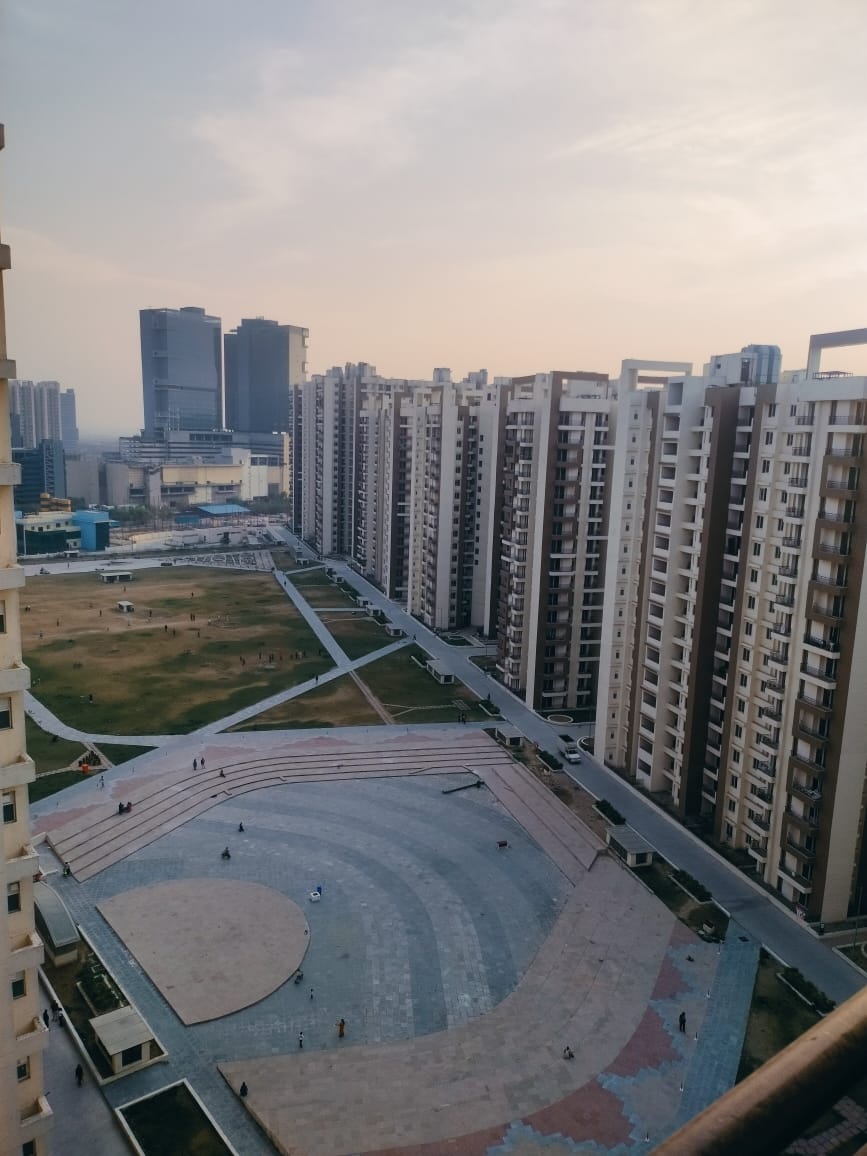 3 BHK + Pooja Room 1425 Sq.Ft. Apartment in Amrapali Golf Homes