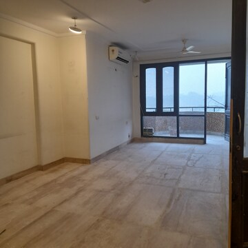 Staircase in 1 RK Apartment at DLF The Belvedere Park, Sector 24 – for Rent