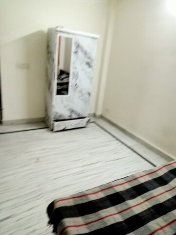 Room in 3 BHK Builder Floor at Paryavaran Complex – for Rent