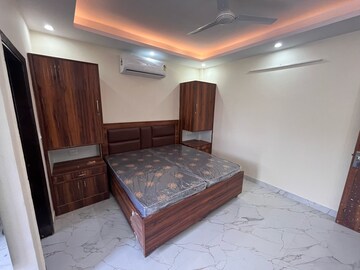 Bedroom in 1 RK Builder Floor at Maple Heights, Sector 43 – for Rent