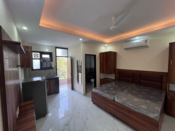 Bedroom in 1 RK Builder Floor at Maple Heights, Sector 43 – for Rent