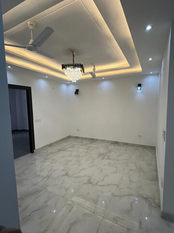 Room in 3 BHK Independent House at Chattarpur – for Rent
