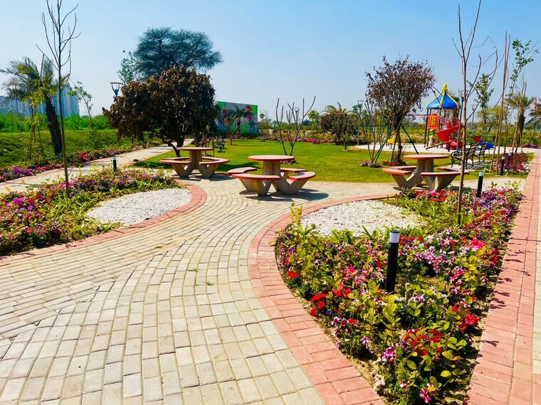 Garden, godrej-retreat  108 Sq.Yd. Plot In Sector 83 Faridabad 8358573