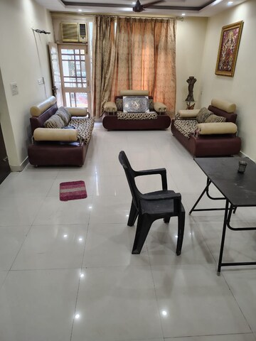 Master Bedroom in 3.5 BHK Apartment at Mona Greens, Ghazipur – for Sale