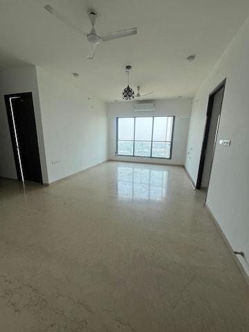 Room in 3 BHK Apartment at Celestia Spaces, Sewri – for Rent