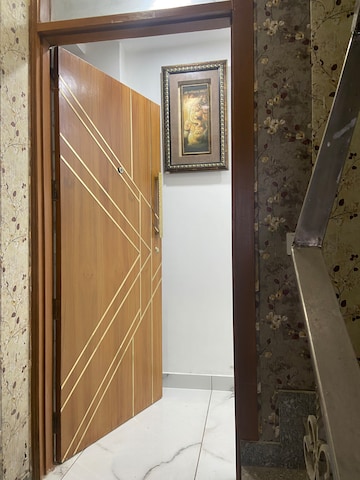 Furnished Amenities in 2 BHK Builder Floor at Malviya Nagar – for Sale