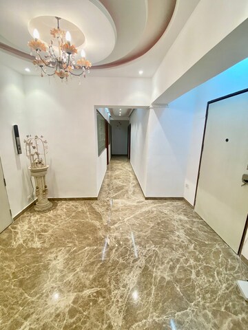 Bedroom in 4 BHK Apartment at Oberoi Realty Sky Heights, Andheri West – for Rent