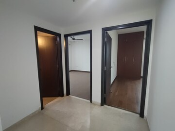 Room in 3 BHK Apartment at Tata Primanti Phase 2, Sector 72 – for Rent