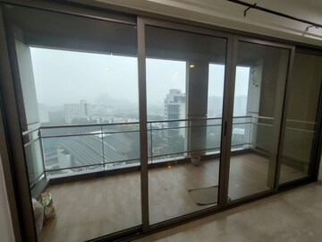 Room in 3 BHK Apartment at Tata Primanti Phase 2, Sector 72 – for Rent