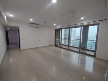 Room in 3 BHK Apartment at Tata Primanti Phase 2, Sector 72 – for Rent