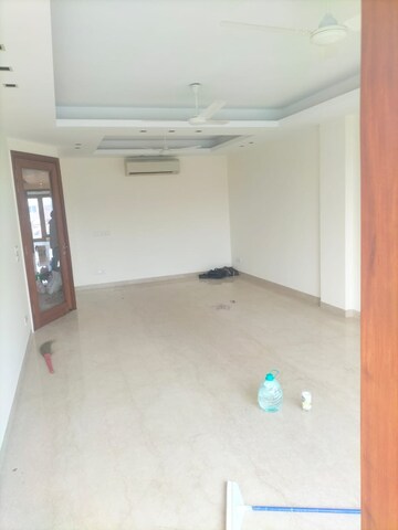 Room in 2 BHK Builder Floor at Green Park – for Rent