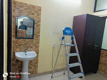 Furnished Amenities in 1.5 BHK Builder Floor at Sector 40 – for Rent