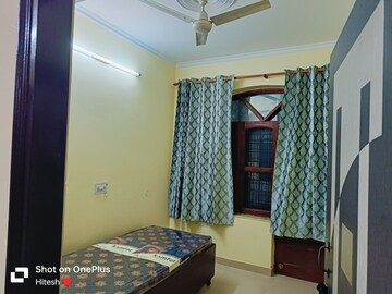 Bedroom in 1.5 BHK Builder Floor at Sector 40 – for Rent