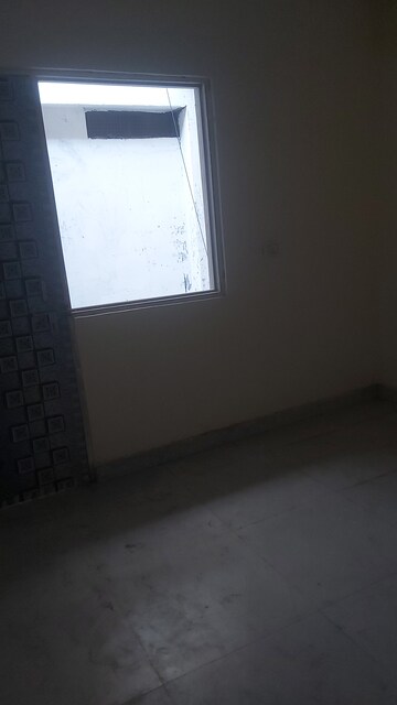 Room in 1.5 BHK Builder Floor at Mayur Vihar – for Rent
